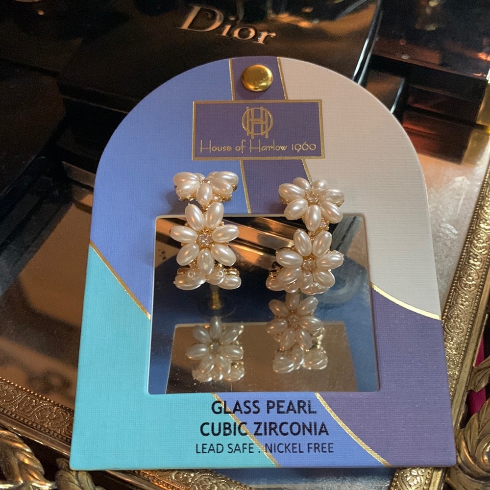 New beautiful earrings! House of Harlow 1960